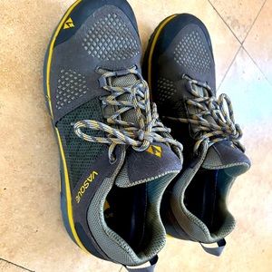 Vasque size 10
